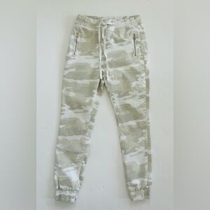V.I.P. Beige Camouflage Jogger Pants Size 11/30
